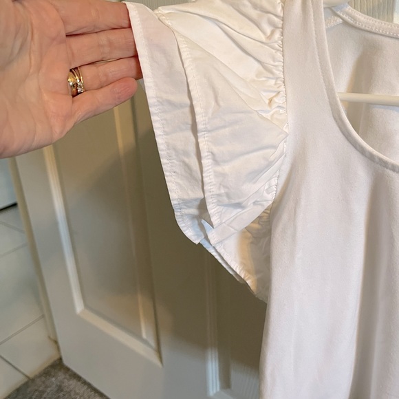 Size XS white crop top. Ruffle sleeves. - Picture 4 of 5